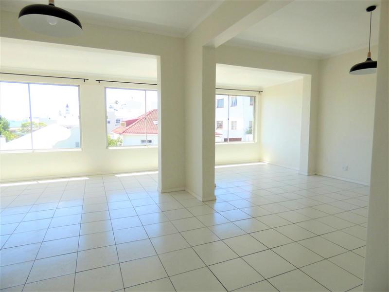 To Let 3 Bedroom Property for Rent in Green Point Western Cape